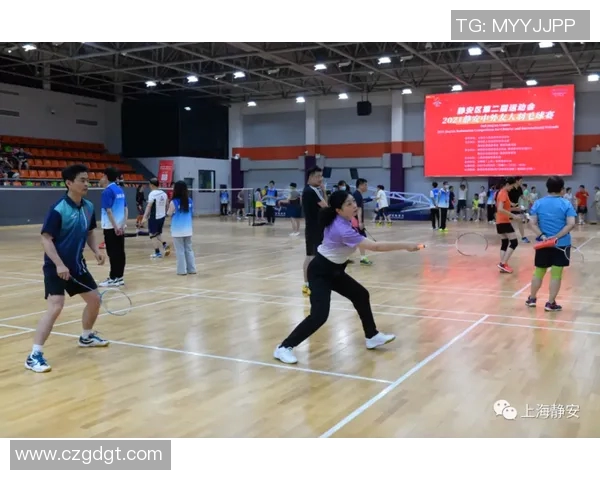 重庆羽毛球队的力量变革引发热议推动羽毛球运动新发展