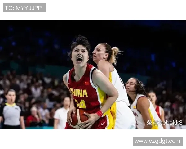 西班牙女篮挑战美国女篮巅峰对决展现女子篮球魅力与实力