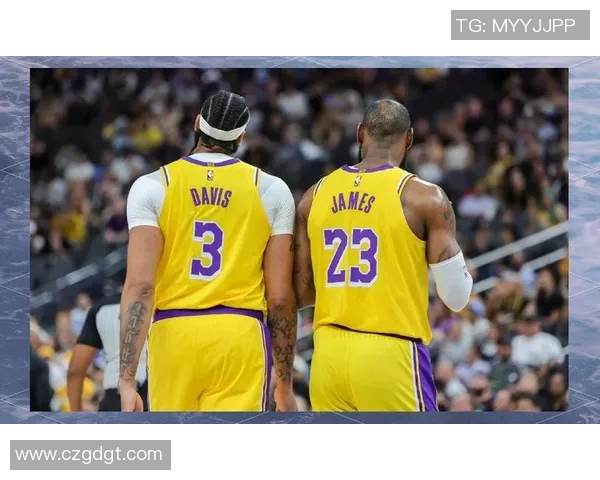 詹姆斯的传奇之路：从篮球新星到全球体育偶像的成长历程