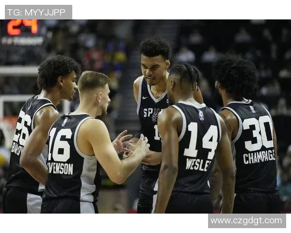 雷霆与马刺揭幕战精彩对决期待新赛季的辉煌篇章