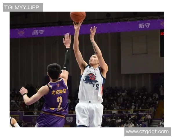 陈林坚的篮球之路:从青涩少年到职业球员的成长历程与心路历程 陈林坚的篮球之路:从青涩少年到职业球员的成长历程与心路历程